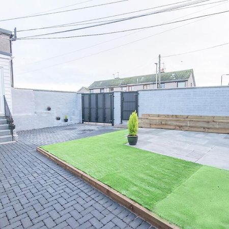 Bright, Fresh, Renovated 3 Bedroom Apartment In The Heart Of Montrose Angus Kültér fotó