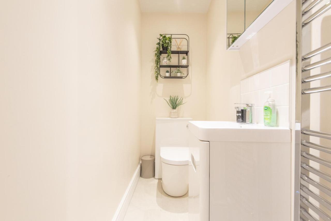 Bright, Fresh, Renovated 3 Bedroom Apartment In The Heart Of Montrose Angus Kültér fotó