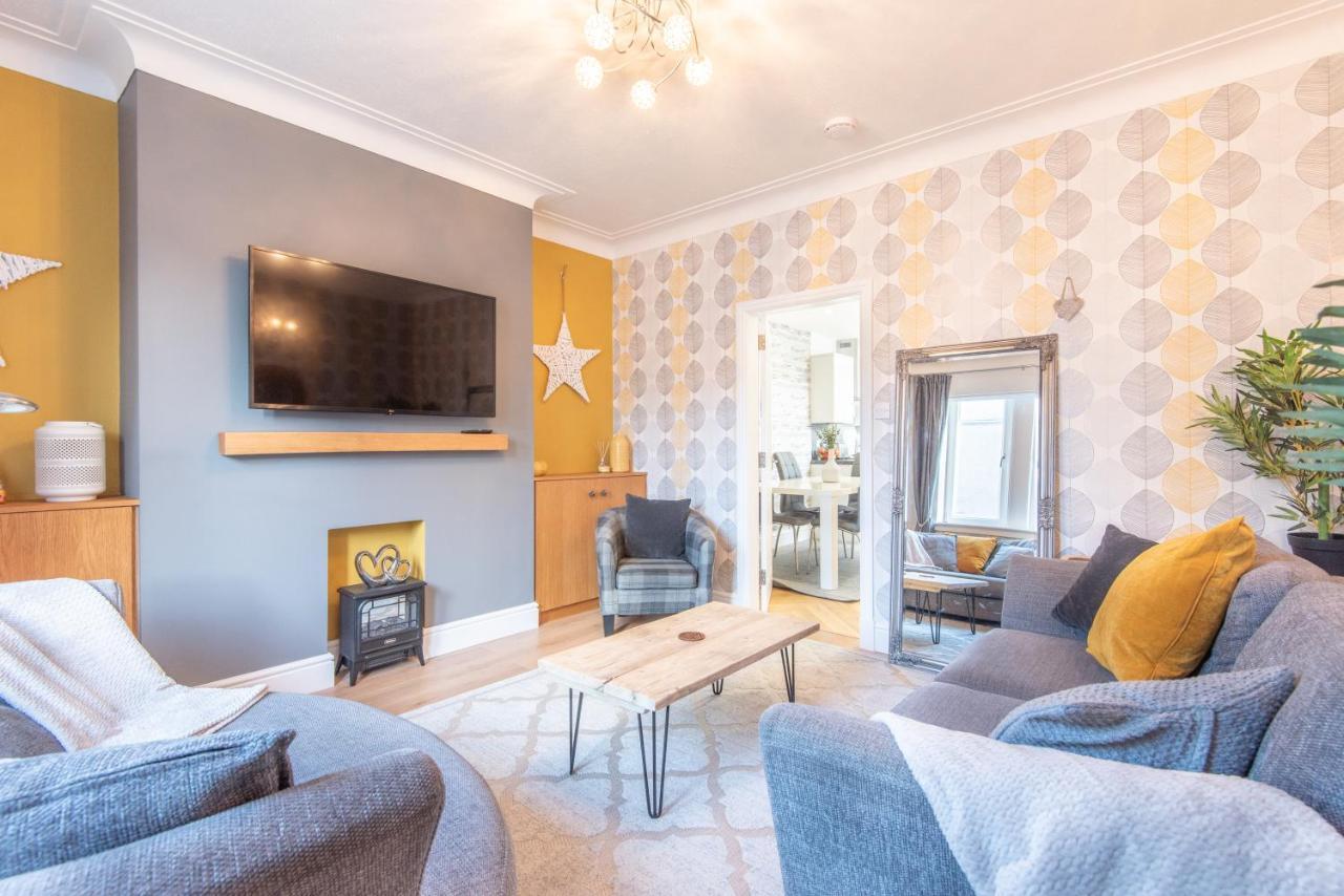 Bright, Fresh, Renovated 3 Bedroom Apartment In The Heart Of Montrose Angus Kültér fotó
