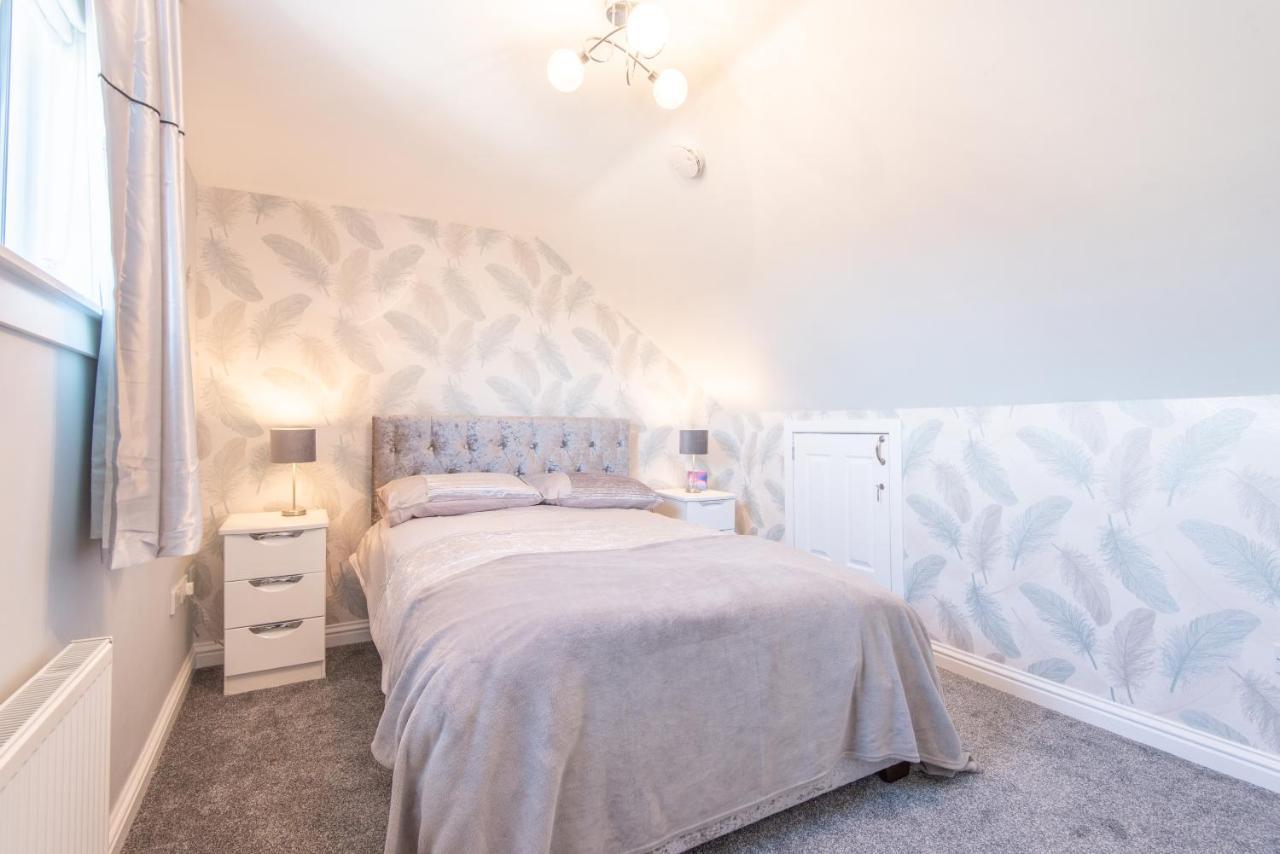 Bright, Fresh, Renovated 3 Bedroom Apartment In The Heart Of Montrose Angus Kültér fotó