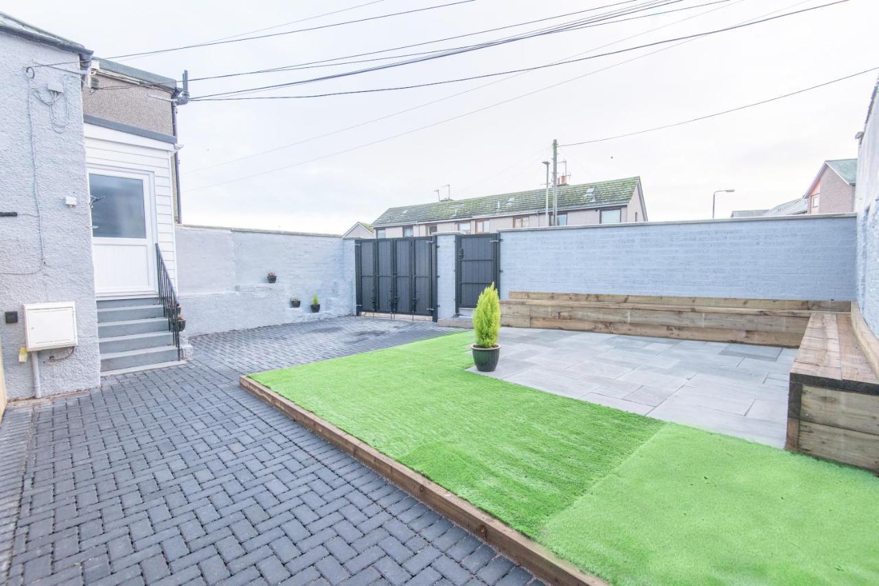 Bright, Fresh, Renovated 3 Bedroom Apartment In The Heart Of Montrose Angus Kültér fotó