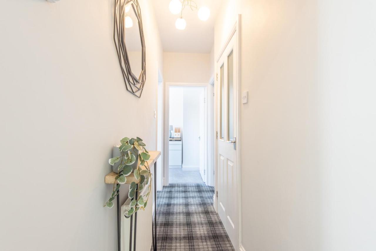 Bright, Fresh, Renovated 3 Bedroom Apartment In The Heart Of Montrose Angus Kültér fotó