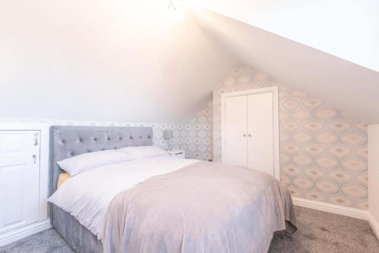 Bright, Fresh, Renovated 3 Bedroom Apartment In The Heart Of Montrose Angus Kültér fotó