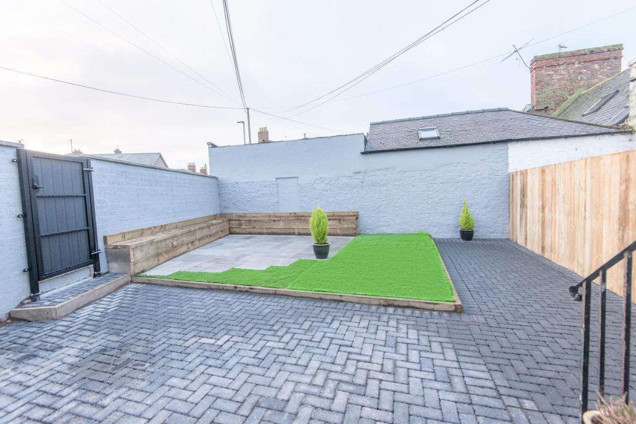 Bright, Fresh, Renovated 3 Bedroom Apartment In The Heart Of Montrose Angus Kültér fotó