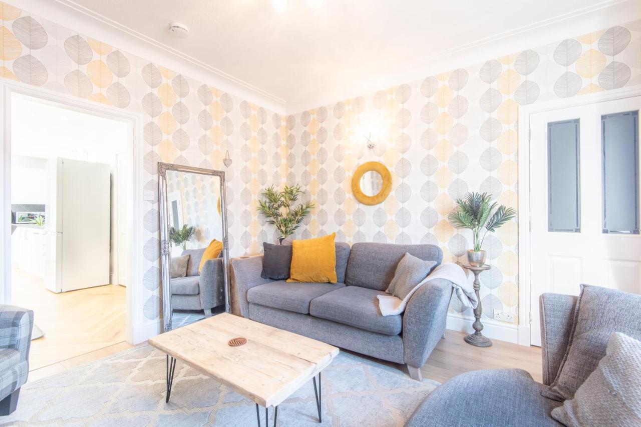 Bright, Fresh, Renovated 3 Bedroom Apartment In The Heart Of Montrose Angus Kültér fotó