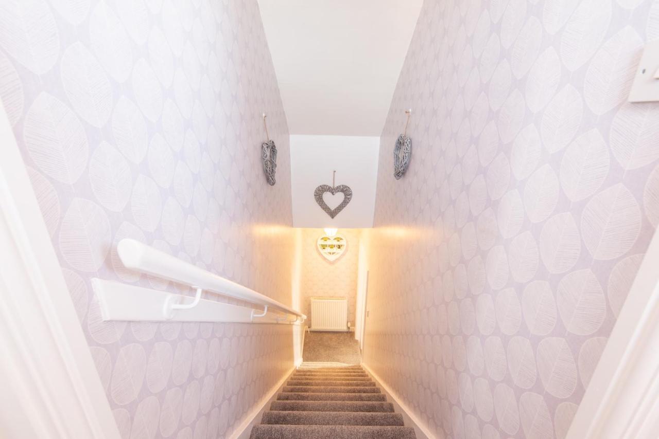 Bright, Fresh, Renovated 3 Bedroom Apartment In The Heart Of Montrose Angus Kültér fotó