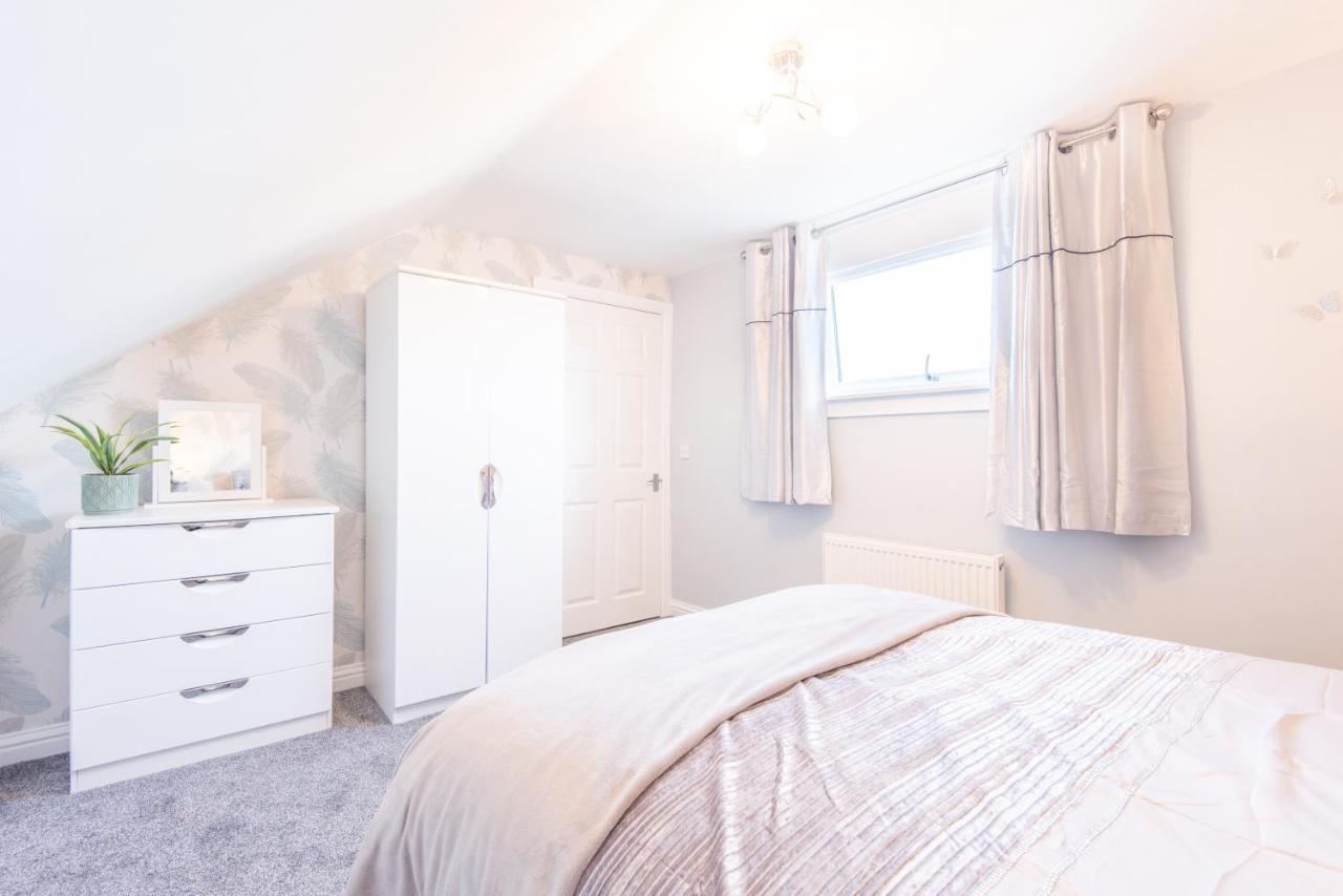 Bright, Fresh, Renovated 3 Bedroom Apartment In The Heart Of Montrose Angus Kültér fotó