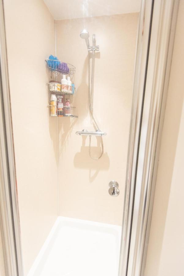 Bright, Fresh, Renovated 3 Bedroom Apartment In The Heart Of Montrose Angus Kültér fotó